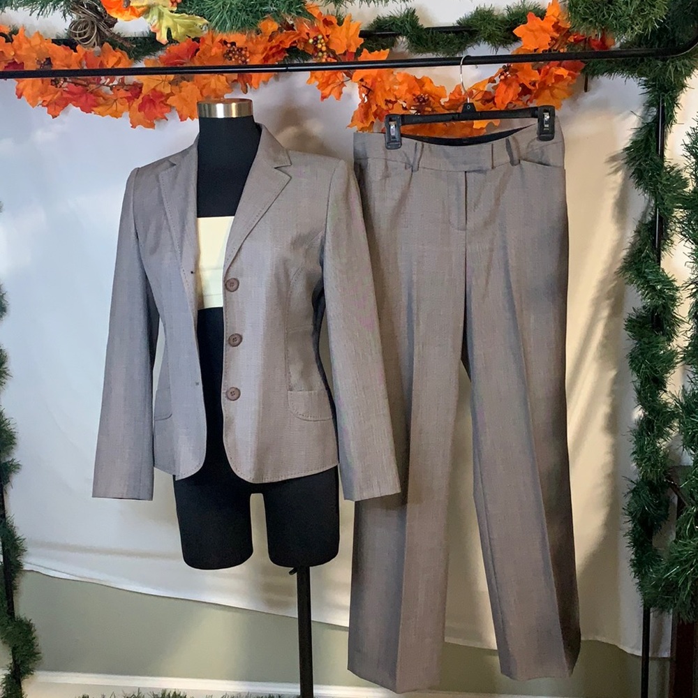Anne Klein matching suit, size 4